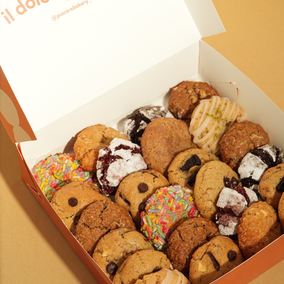 Box grande de galletas surtidas de Piacere Bakery